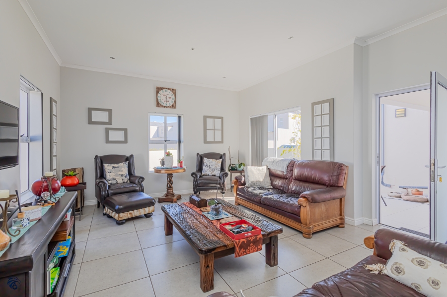 3 Bedroom Property for Sale in Villa Diamante Western Cape